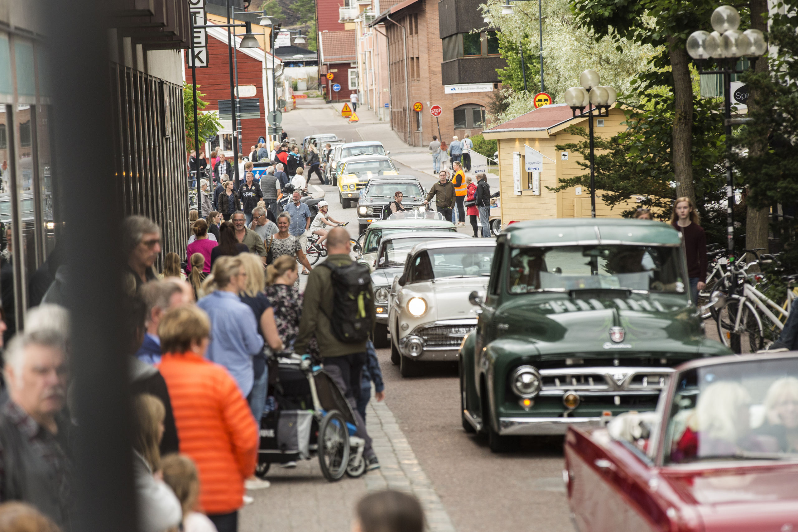 Cruising i Falun Hemtjänsten vädjar ”Släpp fram oss” FaluKuriren