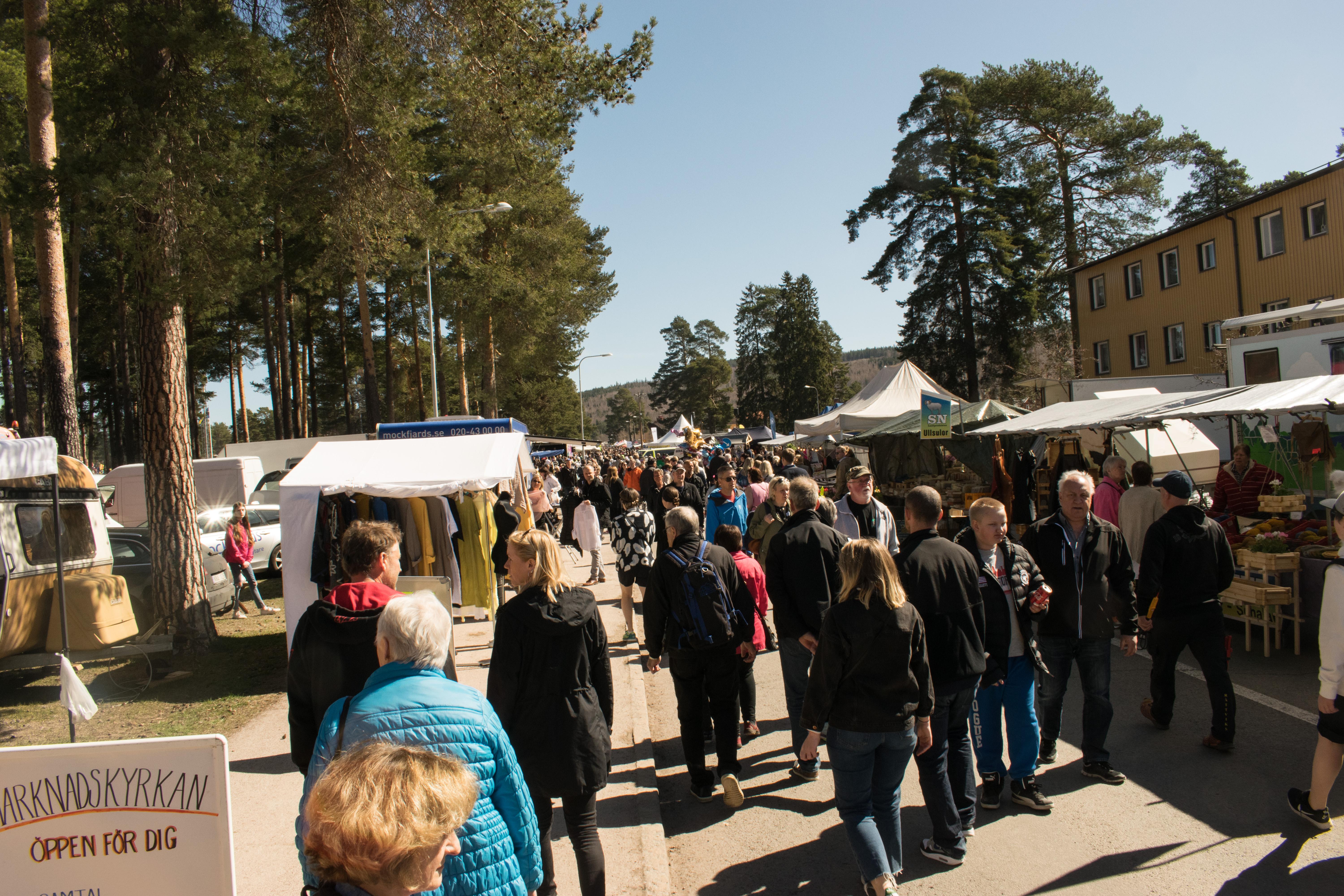 Solen sken över Rättviks marknad DalaDemokraten