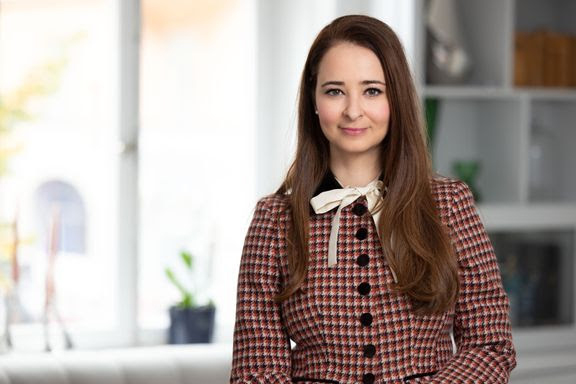 Alice Teodorescu Måwe Blir Kolumnist I DN - Dagens Media