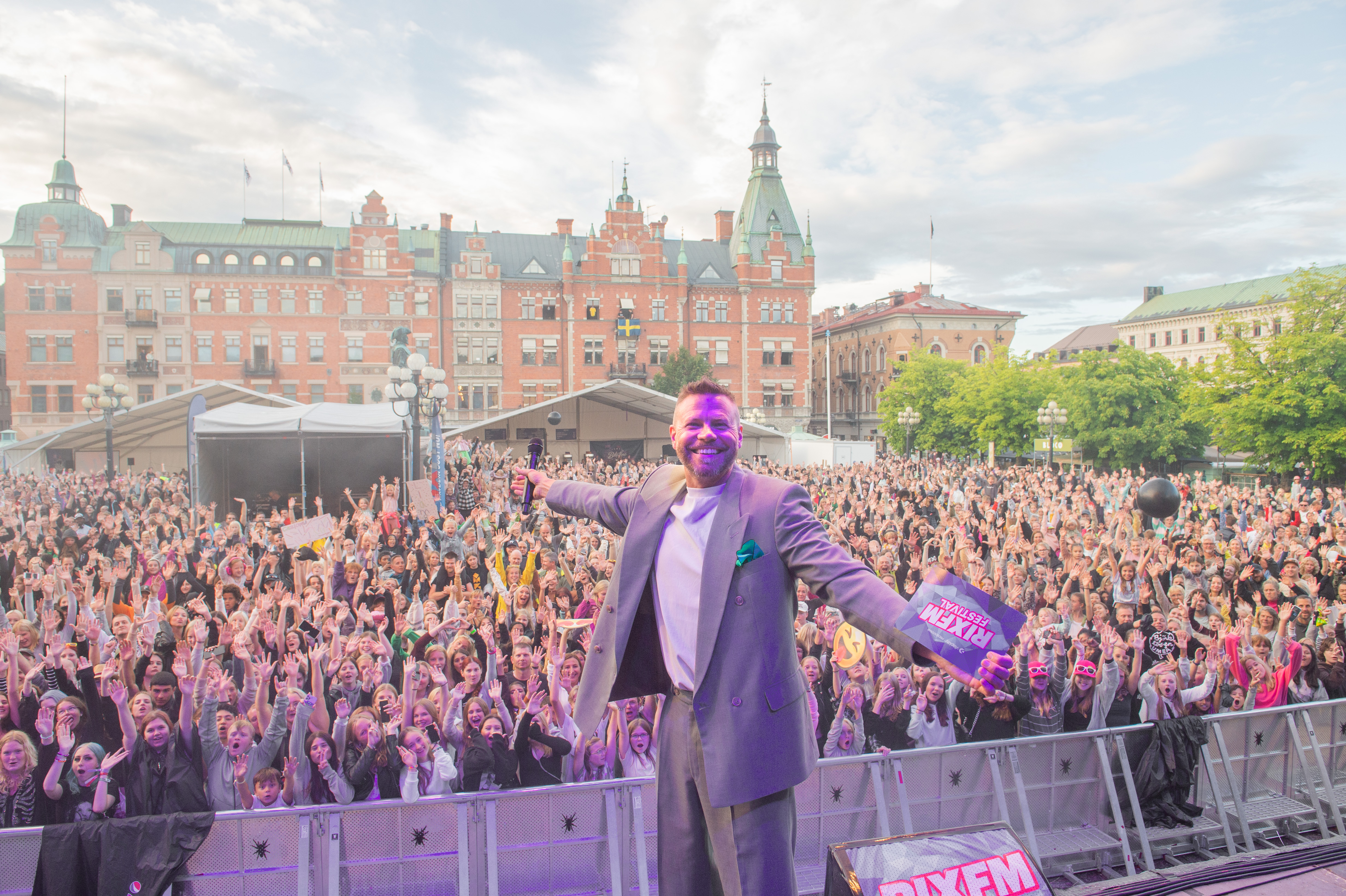 BILDEXTRA: RIX FM-festivalen tillbaka i Stenstan – se bilder från  succékvällen – Sundsvalls Tidning