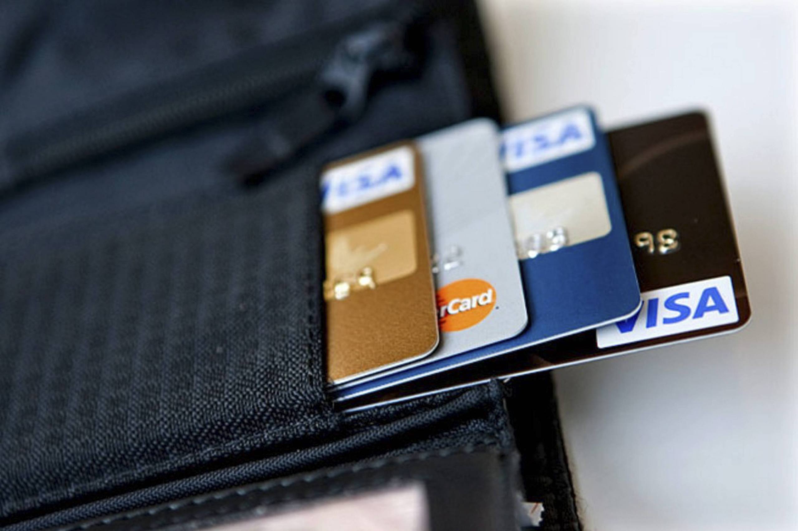 Allt fler barn får veckopengen på bankkort u2013 men vilket kort är 