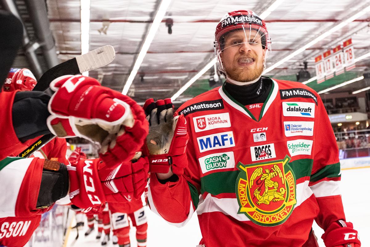Mora IK: 
    Har inte spelat ishockey på  ett år – nu bekräftar Mora samtal med trotjänaren
  