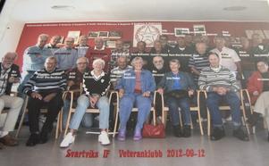 Eina Dexter finns med på flera gruppfoton som hänger i Svartviks IFs klubblokal.
