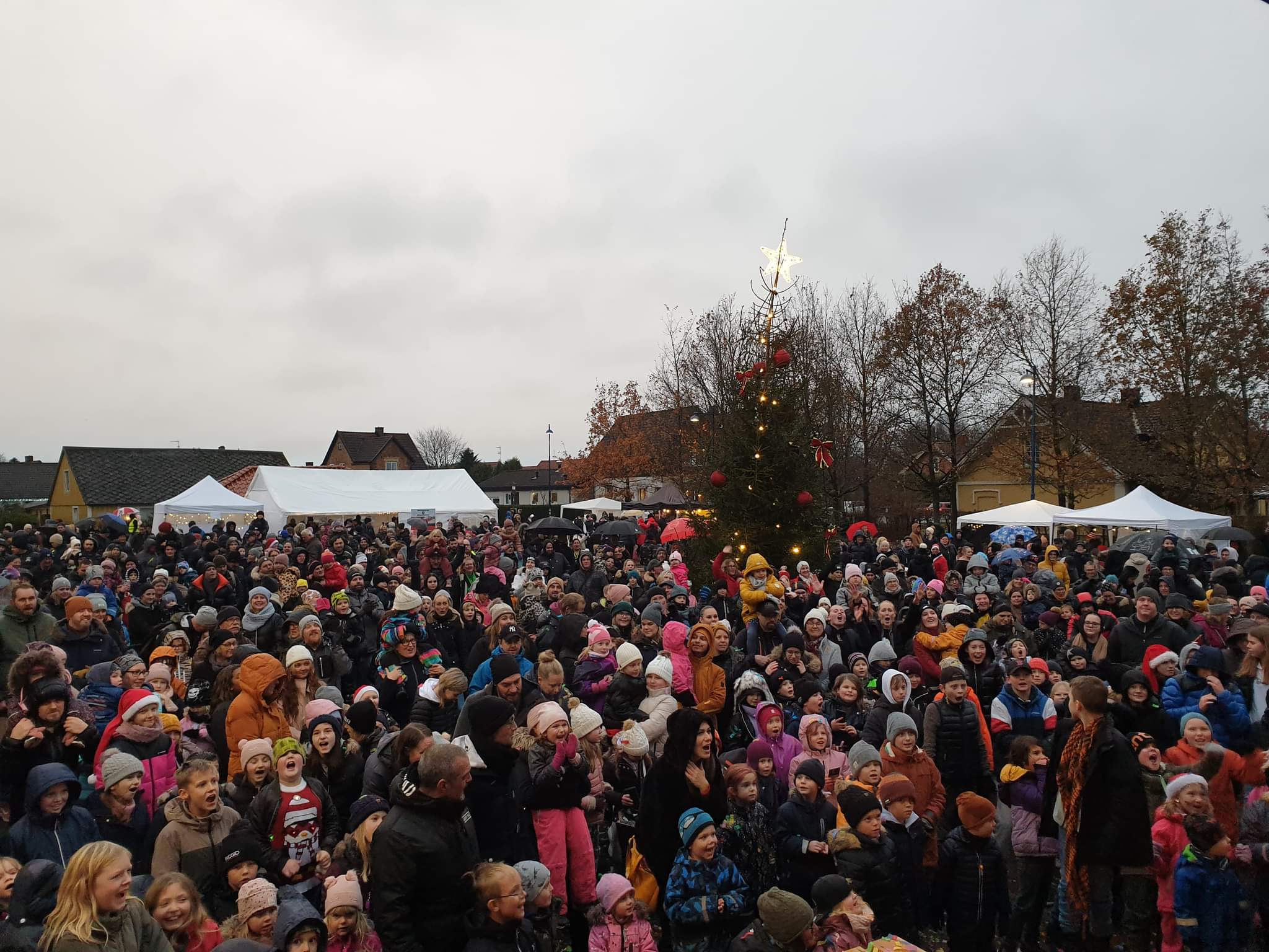 Ekeby Julmarknad Lockar Med Pidde P Och Perikles – HD