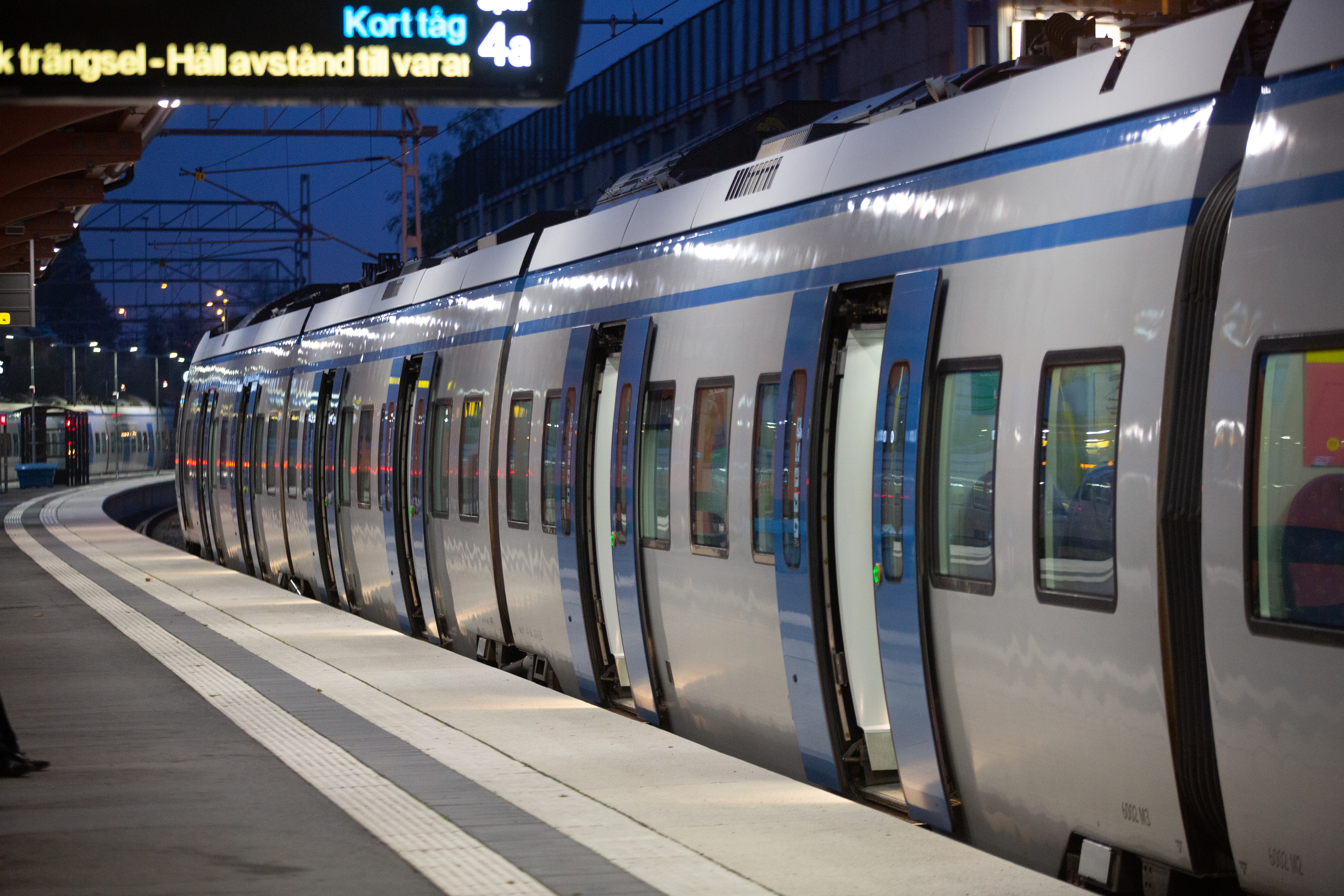 Förseningar i tågtrafiken norr om Stockholm påverkade tågtrafiken 