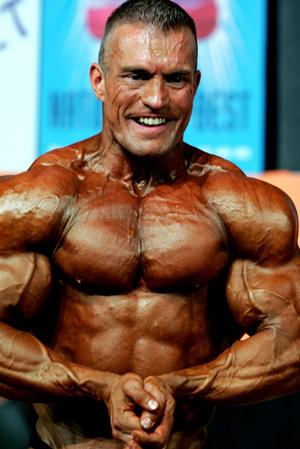 Jerry Ossie della Finlandia ha vinto la categoria 90kg maschile.