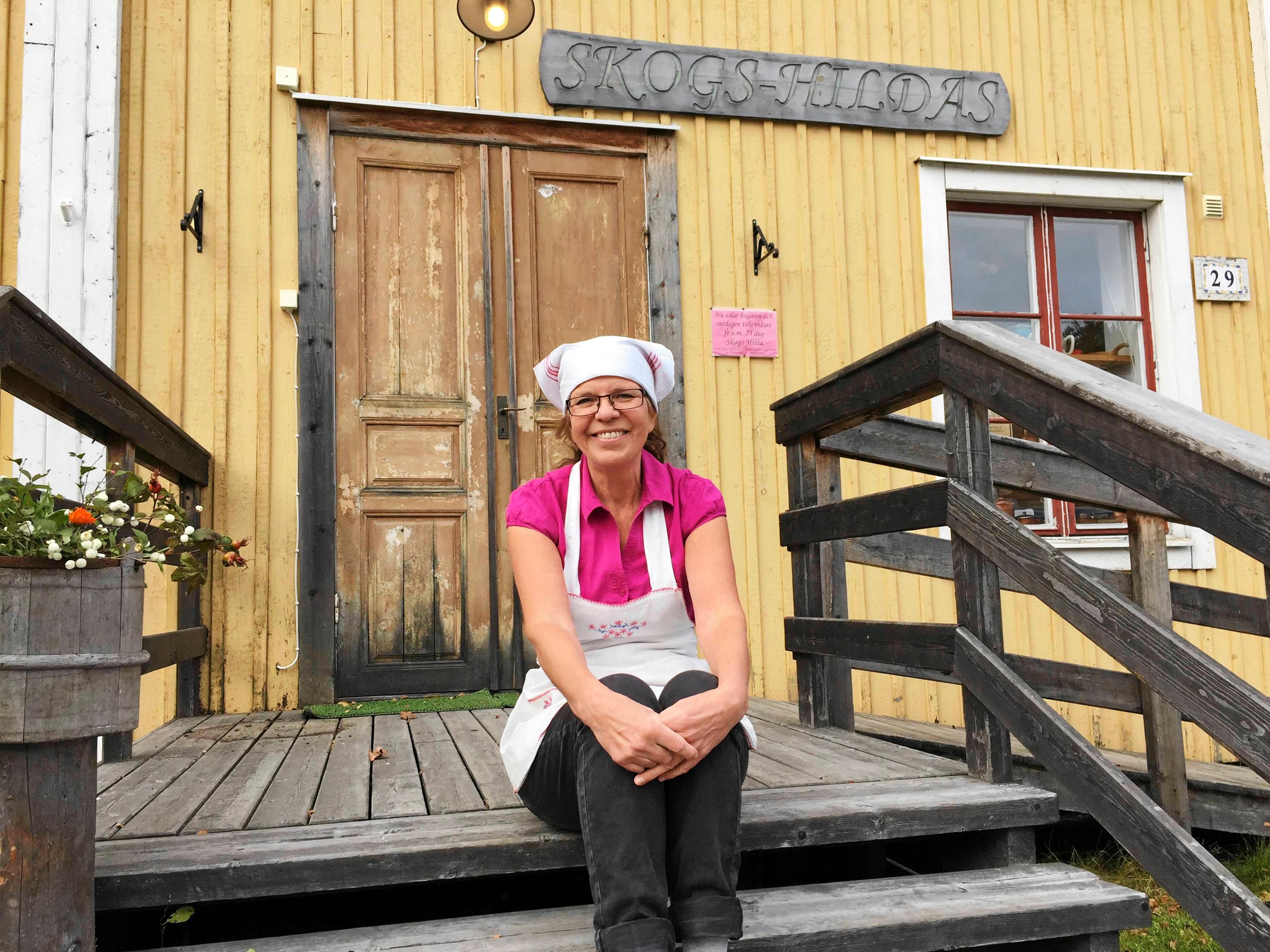 Skogs-Hilda, Ingrid Öhlund är glad över uppdraget att baka vetebullar till hovet. Foto: Ulf Backerholm