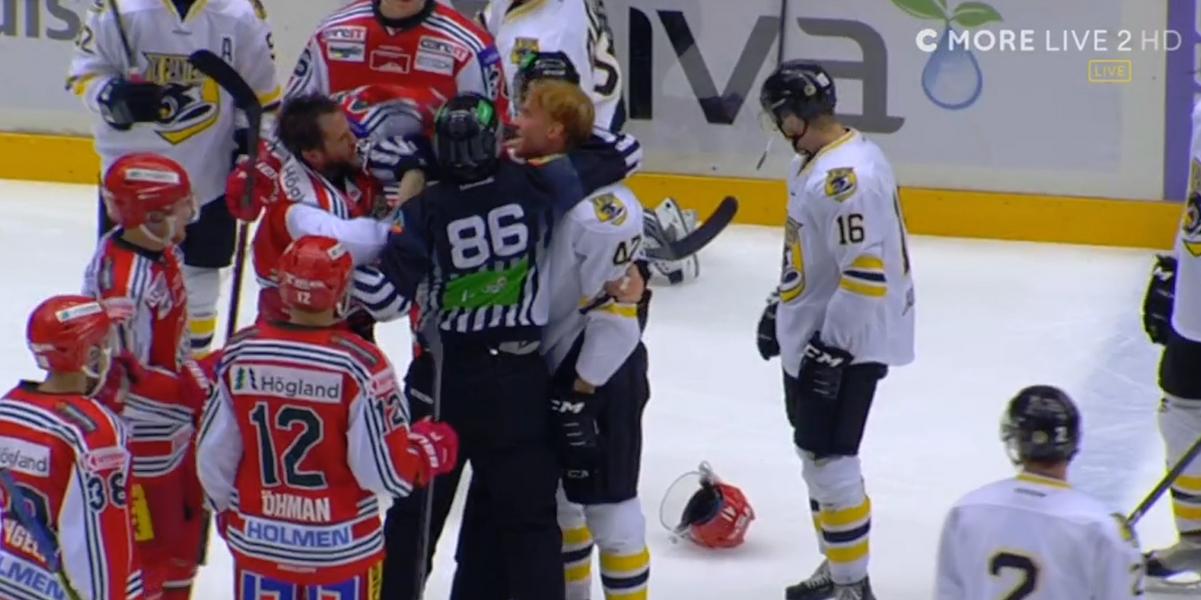 In the second period between Modo and Pantern, it was complicated. Here, between Ilomäki and Hedman, who both had a match penalty. Image: Capture / C Plus.