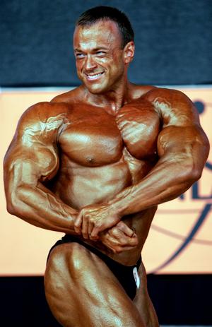 Darius Karpinski della Polonia ha un GPA di +100 kg per gli uomini e 100 g per gli uomini in generale.