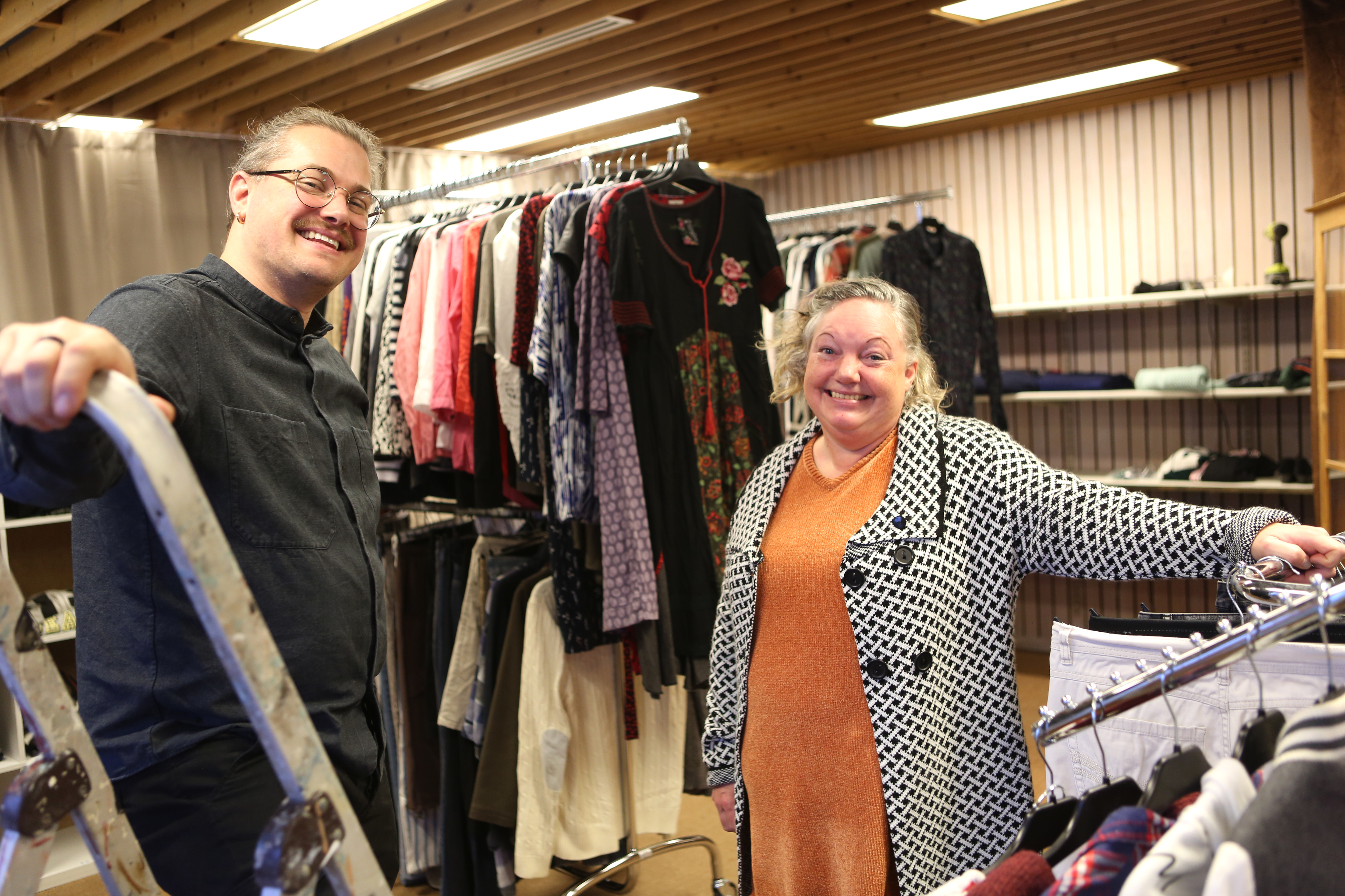 Ny Butik För Second Hand-kläder Slår Upp Portarna På Sollerön – Mora ...