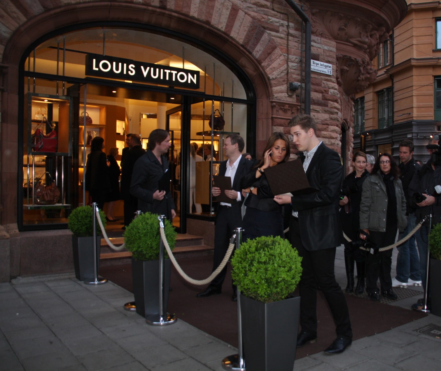 Invigningen av Louis Vuitton - Resumé