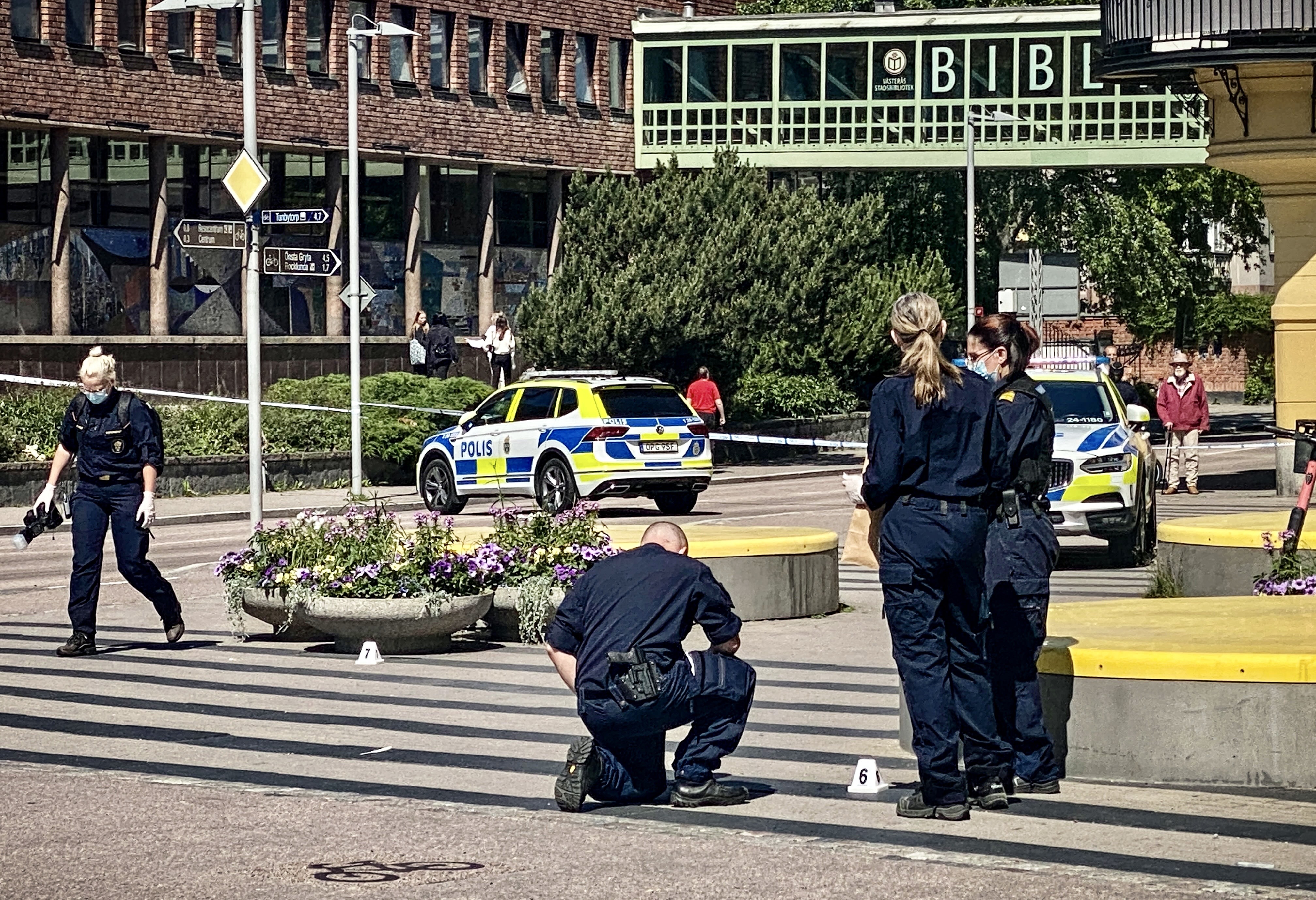 BILDEXTRA: Här Arbetar Polisen På Brottsplatsen – Bbl/AT