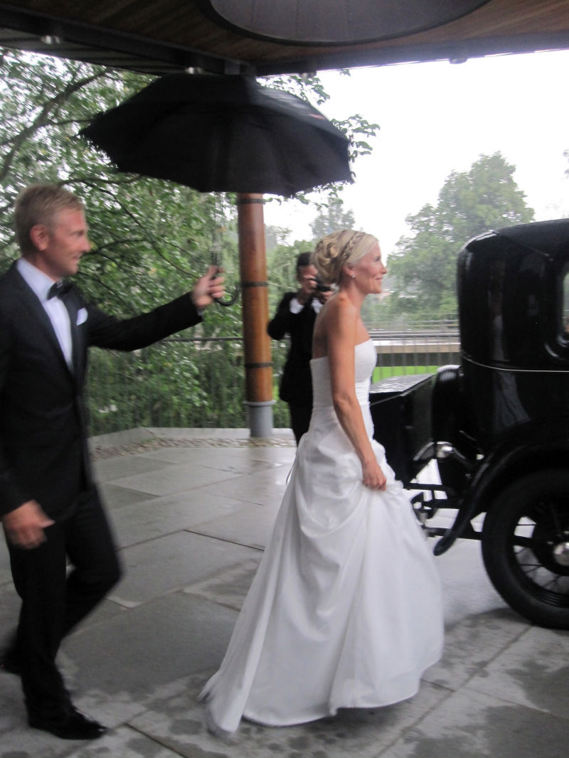 Daniel och Victoria på bröllop i Gävle